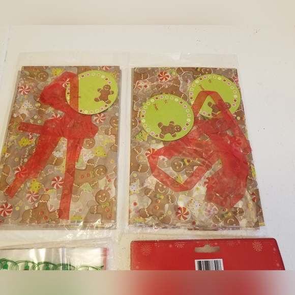 Lot of 4 Sealed Christmas Cookie Tray Bags Bakery Bags Cello Bags with Ties - Picture 6 of 8